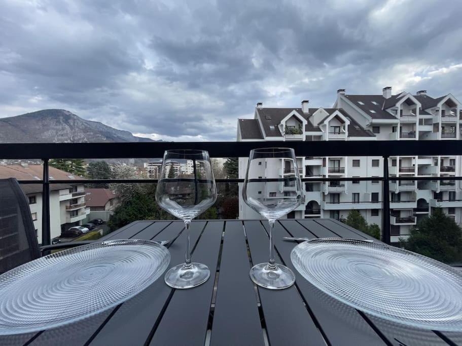 Le Mont-Veyrier, Parking Et Vue Lejlighed Annecy Eksteriør billede