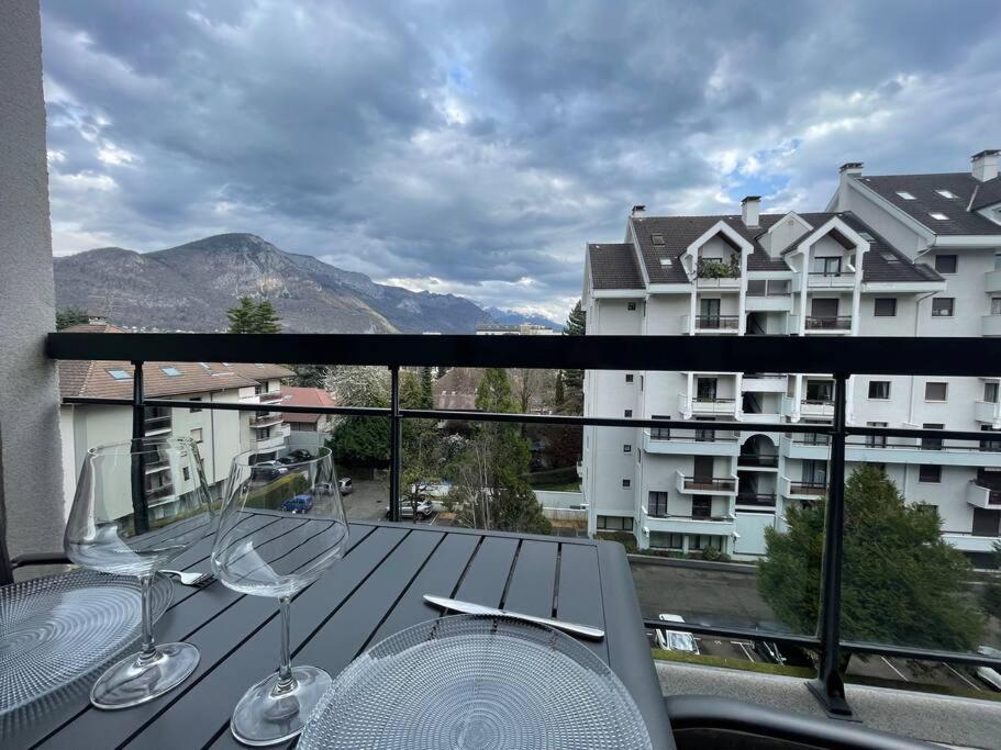 Le Mont-Veyrier, Parking Et Vue Lejlighed Annecy Eksteriør billede